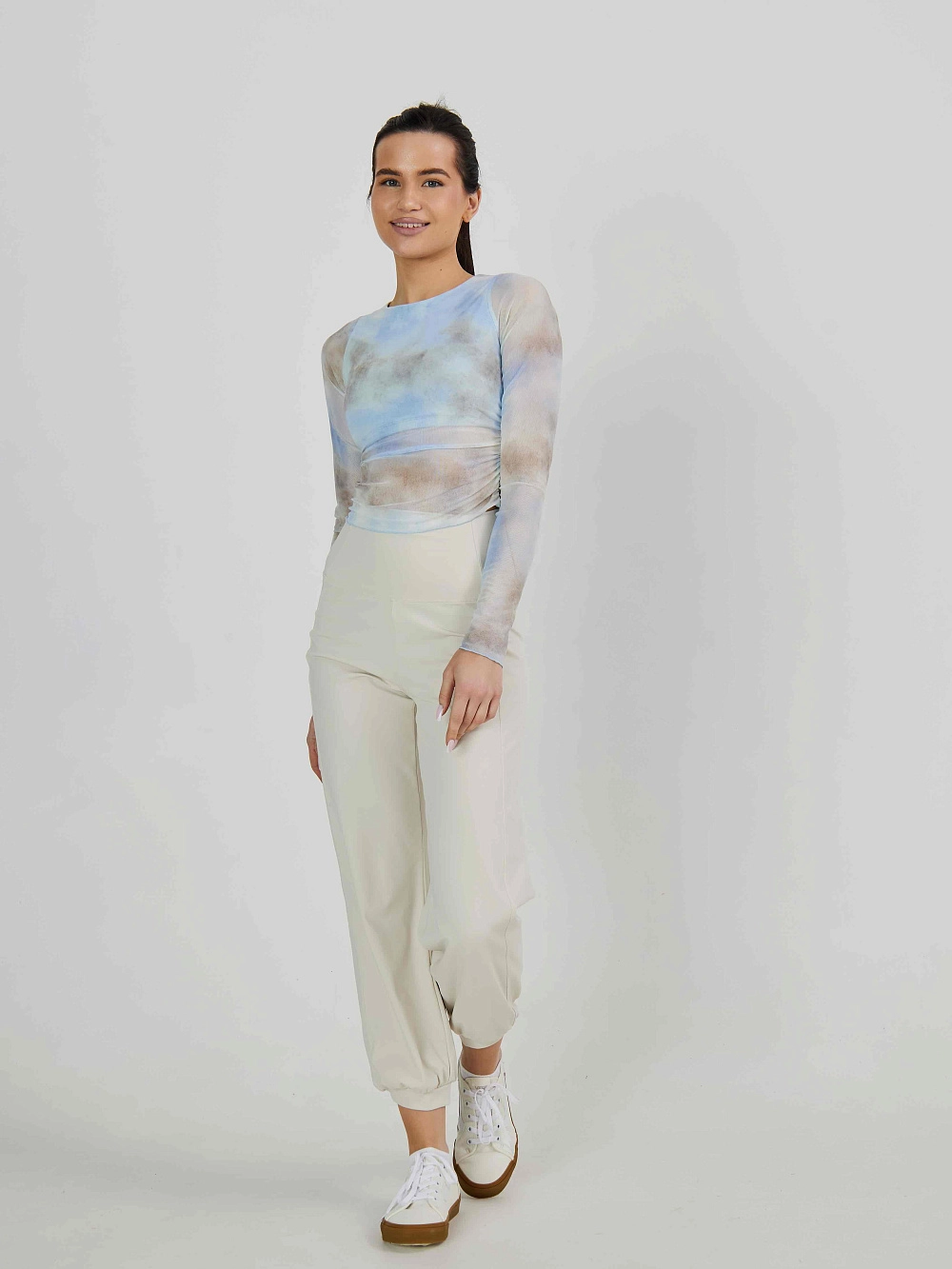 Лонгслив из сетки в технике tye-die с встроенным топом